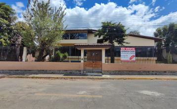 Amplia Casa De Venta En Urb. La Colina, Sangolqui