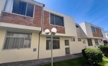 Vivienda de 2 Plantas en Av. El Retorno
