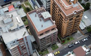 Departamento con balcón y terraza privada en La República del Salvador