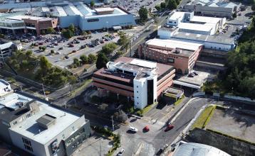 Oficinas, locales comerciales, bodegas y estacionamientos en Edificio Centrum, El Bosque