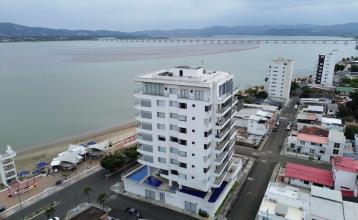 Penthouse de lujo con vista al mar en Bahía de Caráquez de arriendo